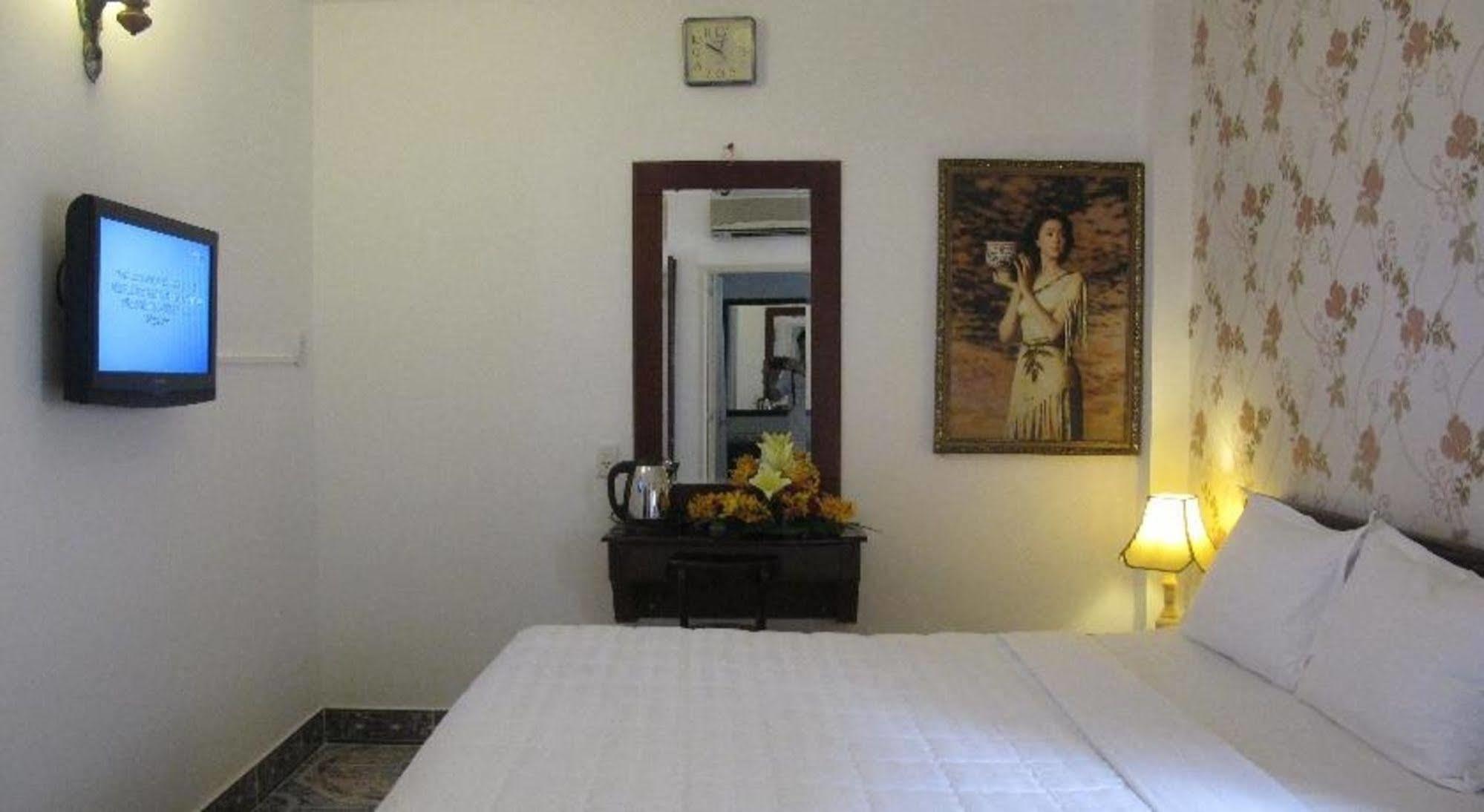 Cosmo Central Hotel Ho Chi Minh Exterior foto